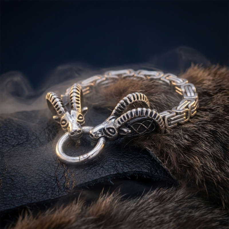 Bracelet Amulette Geitur en contexte nordique angle vue alternative