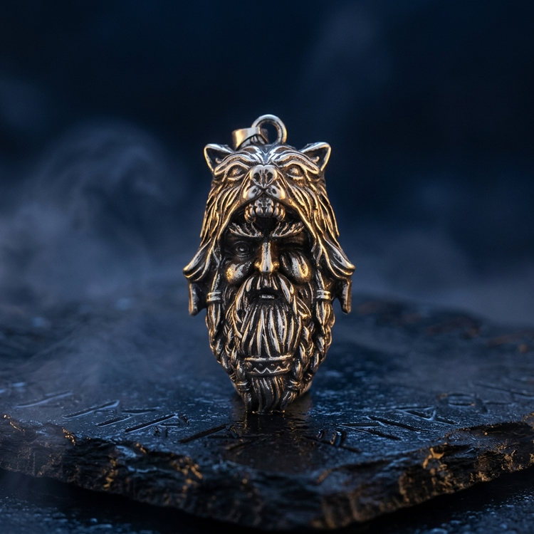 Pendentif Roi Odin en contexte nordique