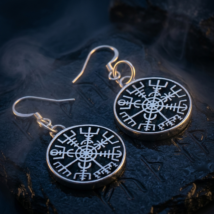 Boucles d'Oreilles Viking Vegvizir en contexte nordique