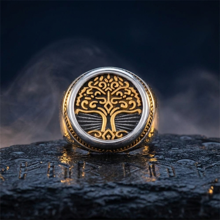 Chevalière Viking Arbre de Vie Yggdrasil en contexte nordique